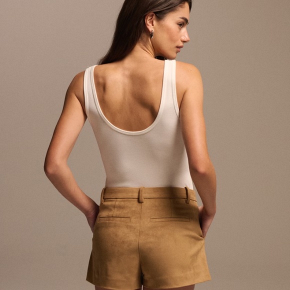 Abercrombie Vegan Suede Shorts - Size 28 / 6 - Sand - Picture 2 of 6